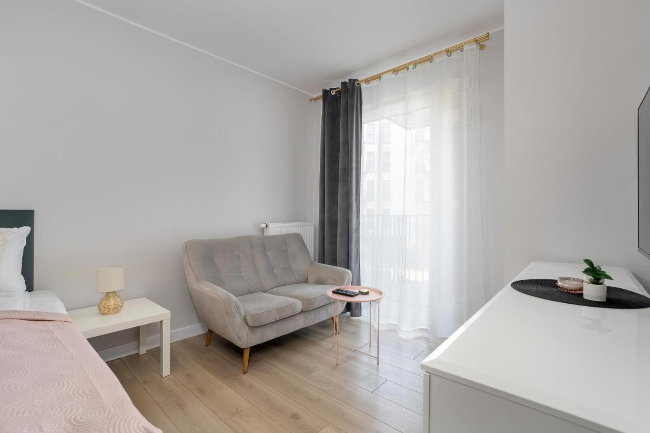 פוזנן Stylish & Comfy Garbary Apartments With Parking By Noclegi Renters מראה חיצוני תמונה