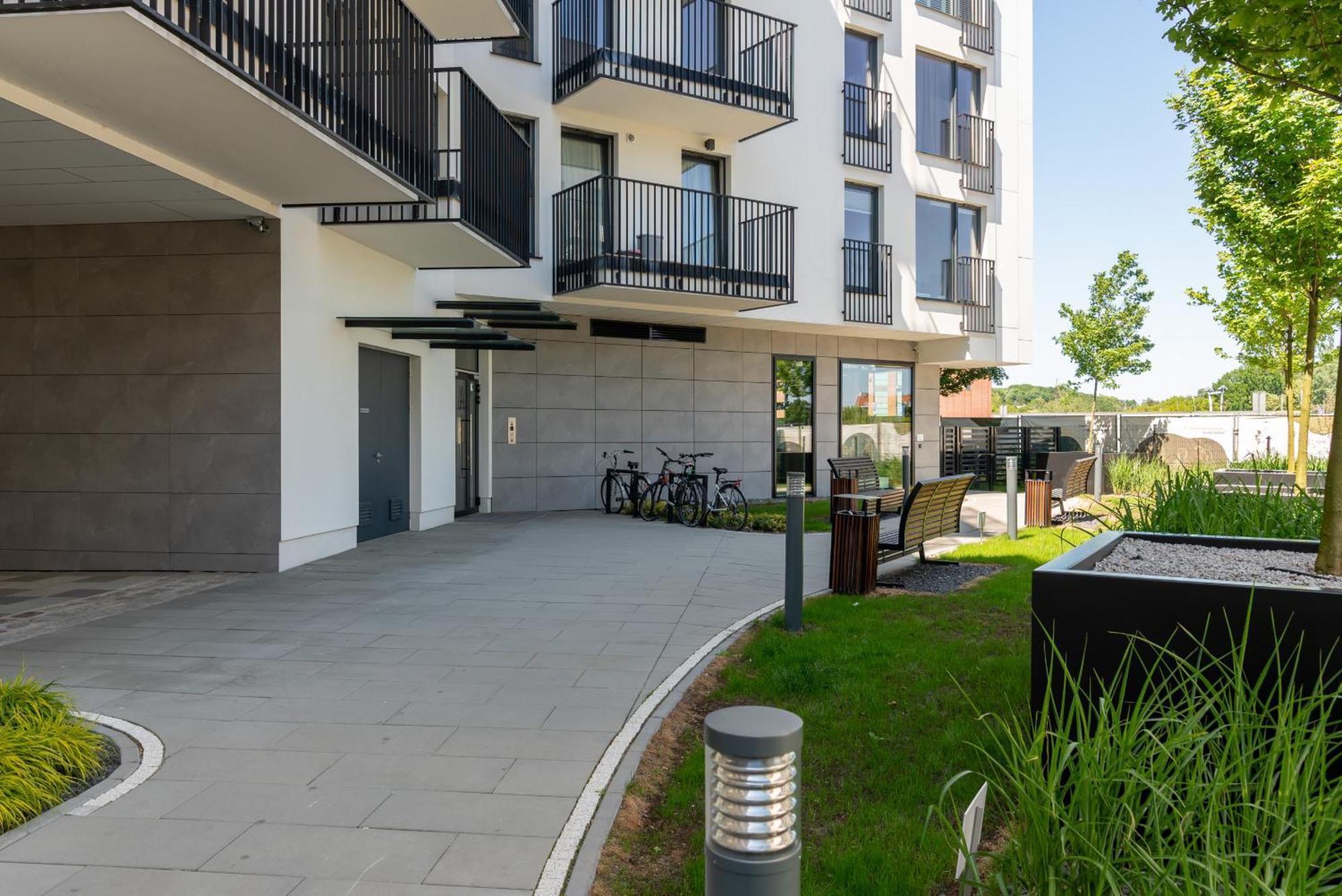 פוזנן Stylish & Comfy Garbary Apartments With Parking By Noclegi Renters מראה חיצוני תמונה