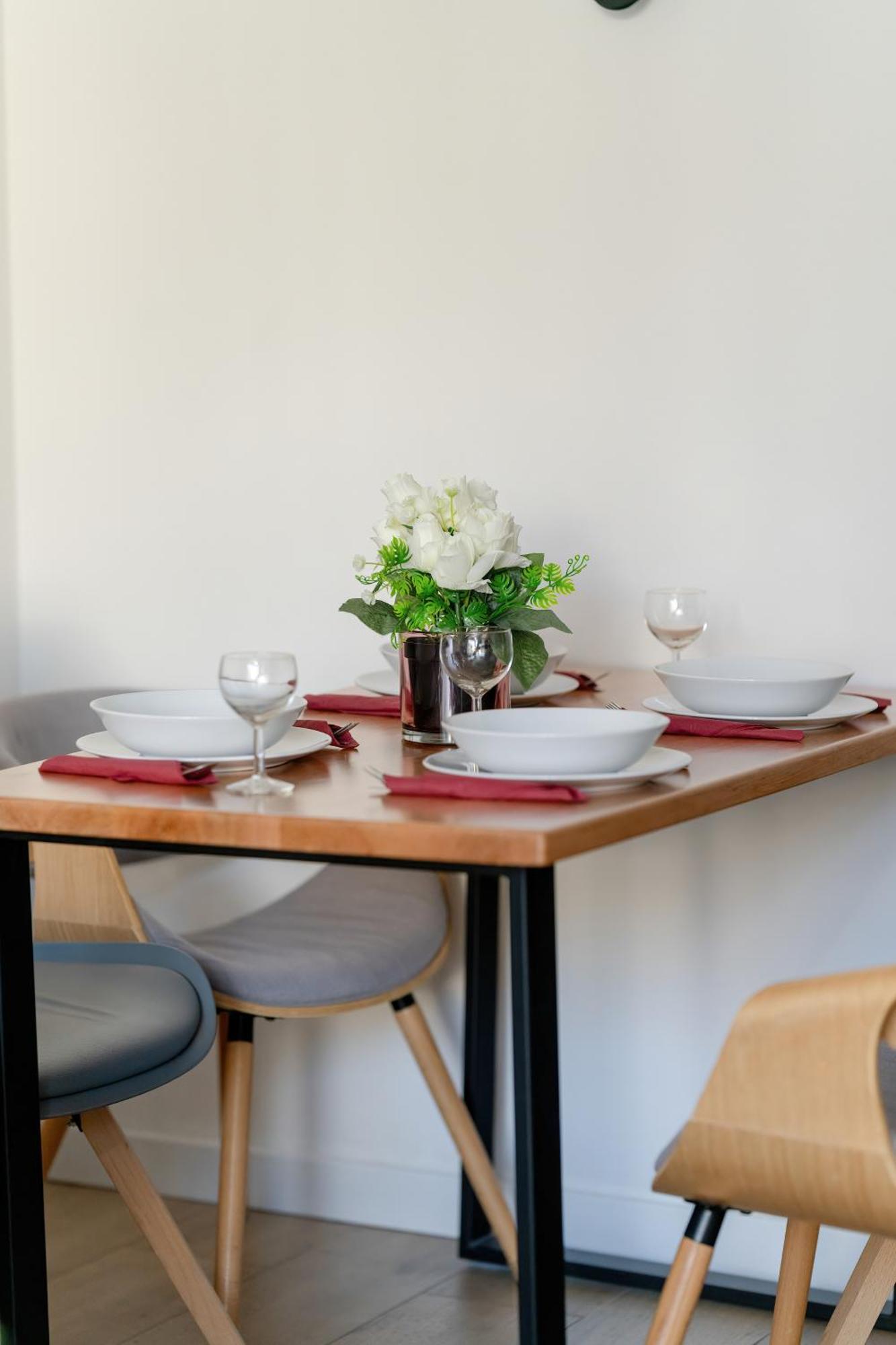 פוזנן Stylish & Comfy Garbary Apartments With Parking By Noclegi Renters מראה חיצוני תמונה